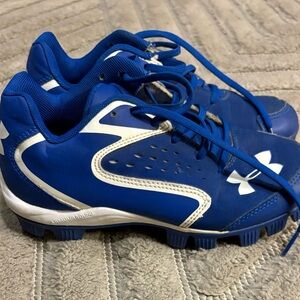 Boys 3.5y cleats
